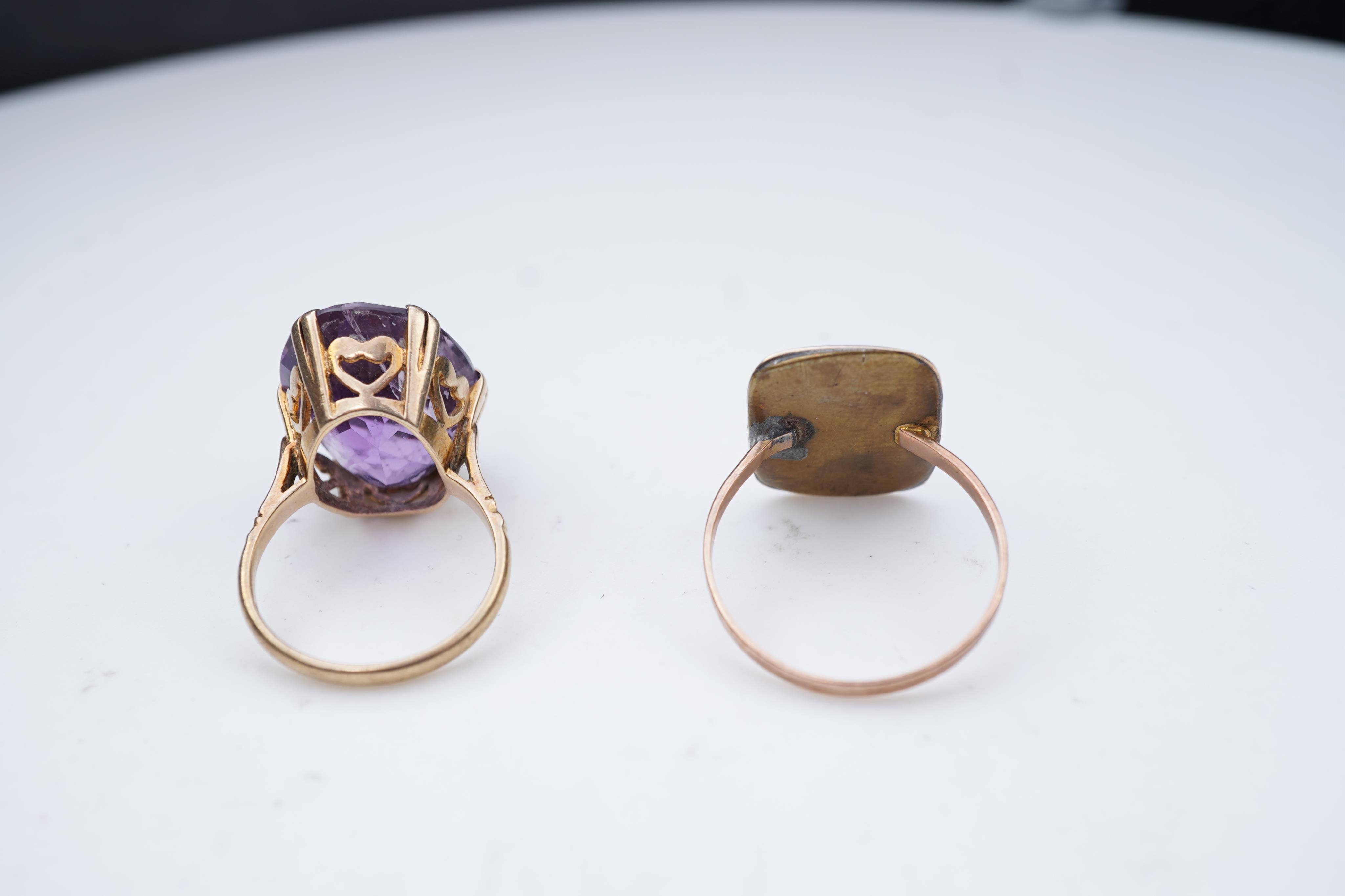 A collection of jewellery